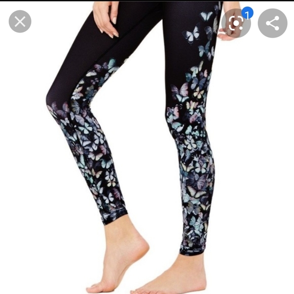 Alo Yoga butterflies black leggings - Picture 3 of 10